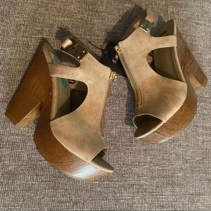 Guess 7.5 heels